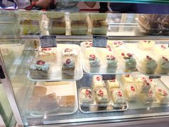 -白玉兰食品甜凤店(合生汇店)