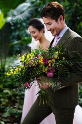 -雪中彩影婚纱摄影·微光艺术中心