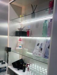 -Tloml salon