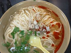 -亮亮面馆(经六路店)