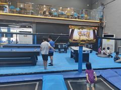 -超时空蹦床团建·VR潮玩运动娱乐·生日派对游乐园(金桥店)