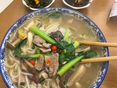 -邱芳粉店(迎宾大道旗舰店)