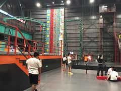 -极限PLAY运动娱乐新世界·团建派对潮玩休闲馆·室内蹦极高空游乐园