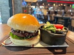 -BOURBON 玻本美式餐厅酒吧(虹桥新天地店)
