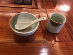 -灸春堂·艾灸·痛症·整脊连锁(之江银泰店)