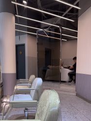 -PE SALON 