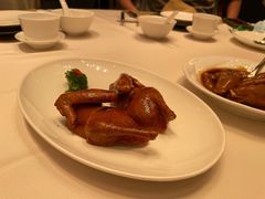 烤乳鸽-利苑酒家(金宝店)