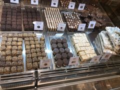 -VENCHI 闻绮(北京国贸商城店)