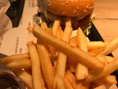 -The Habit Burger Grill 哈比特汉堡(复兴soho店)