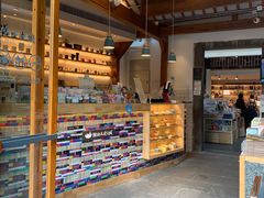 -猫的天空之城概念书店(苏州平江店)