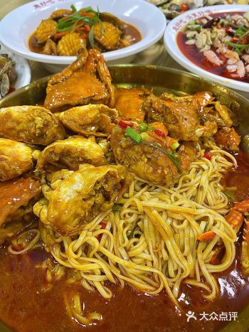 青岛这个夏天一定要炫上这口咖喱蟹拌面！