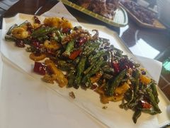 -东口码头·烧鸽子·鱼头泡饼·地方菜(金鹰悦城店)