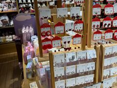 -九木杂物社(新奥购物中心店)