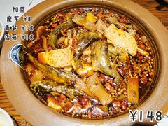 经典美蛙鱼混合锅-呱呱叫民俗风味主题餐厅(沣峪口店)
