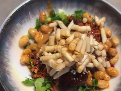 -伴山牛贵州黄牛肉火锅·苗疆非遗艺术餐厅(上海首店)