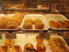 炸芝麻肉松包-小麦之家(海湾总店)