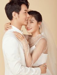 点击看大图 -挪娅婚纱摄影皇家会所