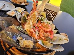 -三亚亚龙湾瑞吉酒店·宴悦Driftwood·游水海鲜·牛排·草坪·私人定制