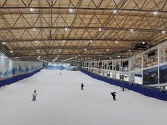 -乔波室内滑雪场