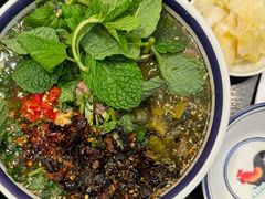 -云阿蛮云南生烫牛肉米线(奉贤路店)