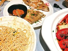 -肥肥虾庄·金牌油焖大虾(杨园滨江时代walk店)