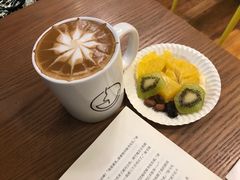 -新华里咖啡书吧(新华书店小寨店)
