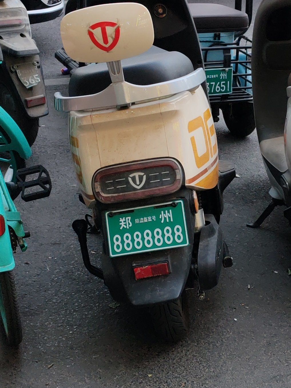 在电动车上让人的感觉说不出来