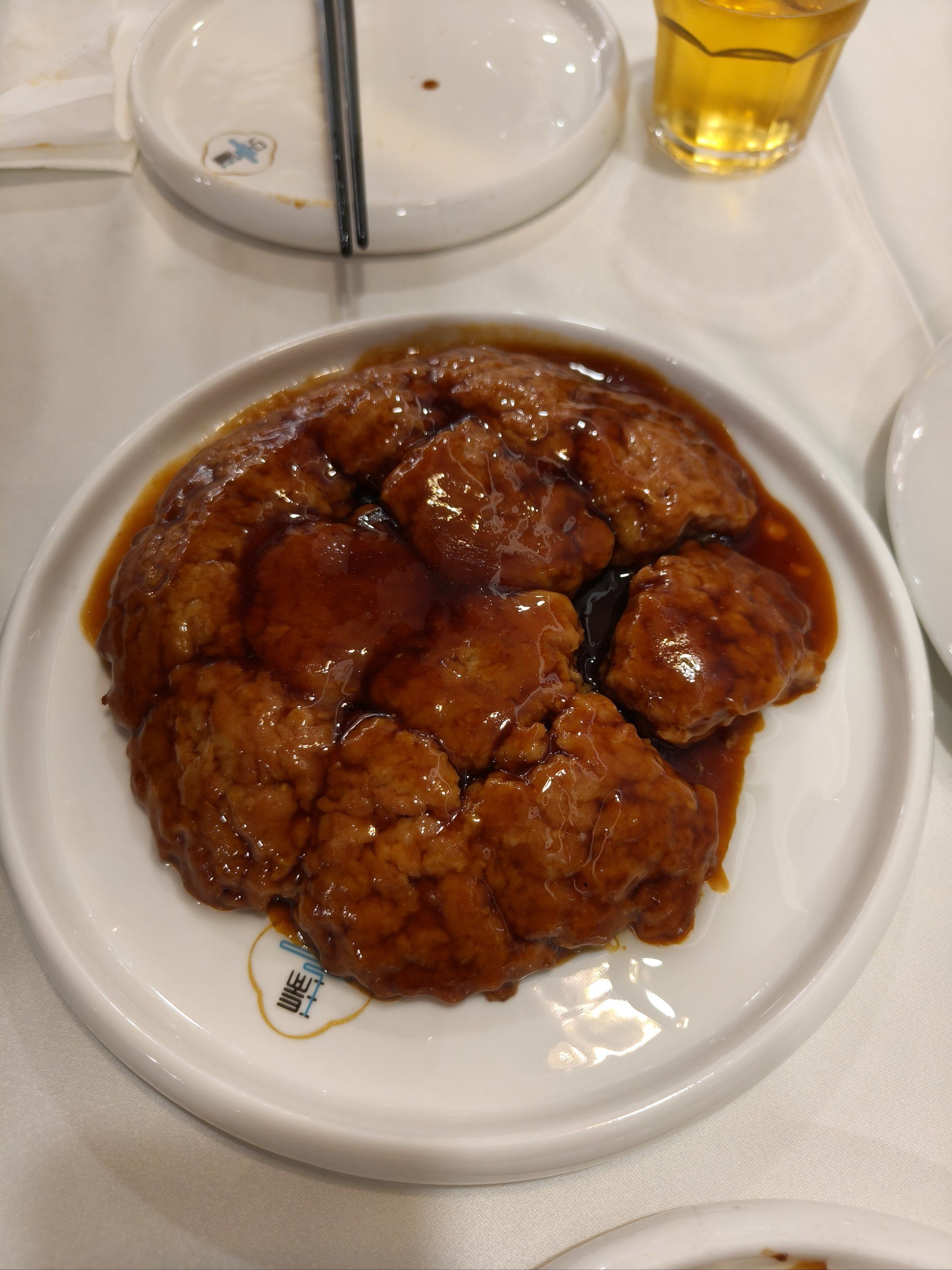 环境干净服务好菜品精致.个人觉得南煎丸子一般