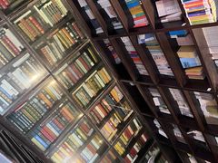 -钟书阁(松江泰晤士小镇店)