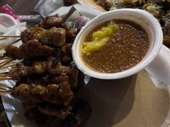 -东海岸人工湖美食村