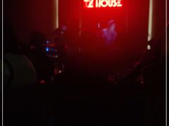 -TZ House音乐现场(来福士中心店)