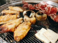 -围炉肉舍•炭烤活鳗•丹东海鲜烤肉(步行街店)