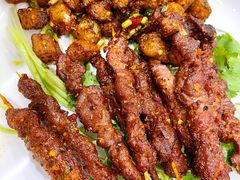 香辣孜然牛肉串-犇逸·乐山跷脚牛肉·四川现炒(览海店)