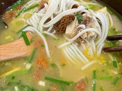 -良米山·云南野生菌过桥米线(上海首店)