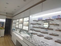 -翰佐蔡司小乐圆·依视路星趣控·暴龙眼镜折扣店