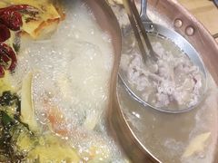 -洱火云南酸菜牛肉火锅(石景山当代商城店)