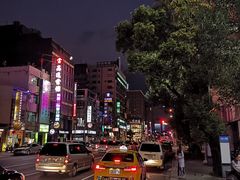 -六合夜市