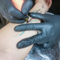 -SNOW TATTOO STUDIO