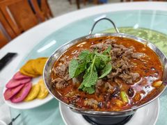 酸笋牛肉锅仔-嘉里饭庄