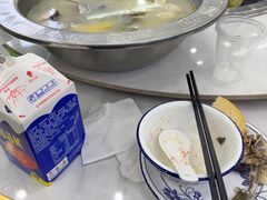 -丹水桥地锅鱼·翘嘴鲌·地方特色全鱼宴(丹江口大坝店)