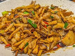 -雀舞云南菜(天津天河城购物中心店)