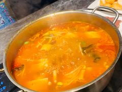 带皮牛肉酸汤火锅-泉味道贵州厨房(三里河店)