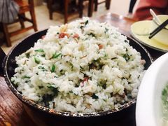 -侬佳蒸菜馆(听潮店)