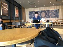 大堂-星巴克(武汉湘隆时代广场店)
