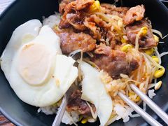 烤牛肉盖饭-HONGA HONGA雄家(曹路店)