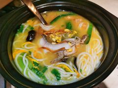 云南过桥米线-云海肴·汽锅鸡·云南菜(高德置地店)