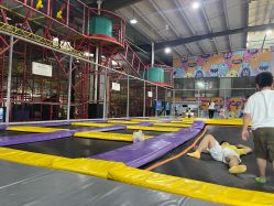 -趣玩空间蹦床乐园(临平旗舰店)