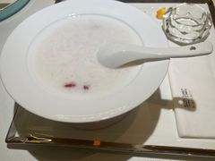 -燕庭·纯燕窝·甜品下午茶(南京西路店)