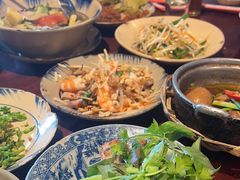 -Cuc Gach Quan Restaurant
