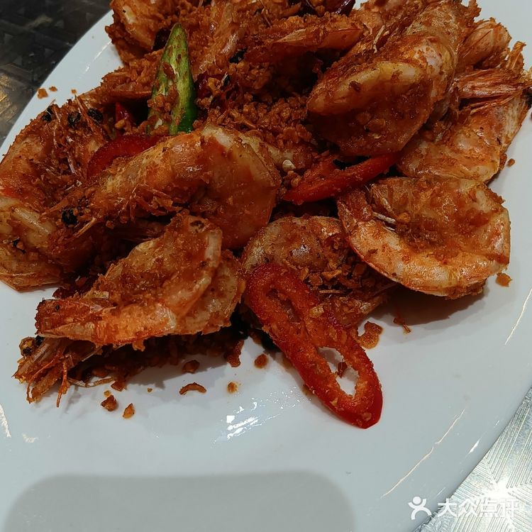 烟火气满满的大排档也是吃上了